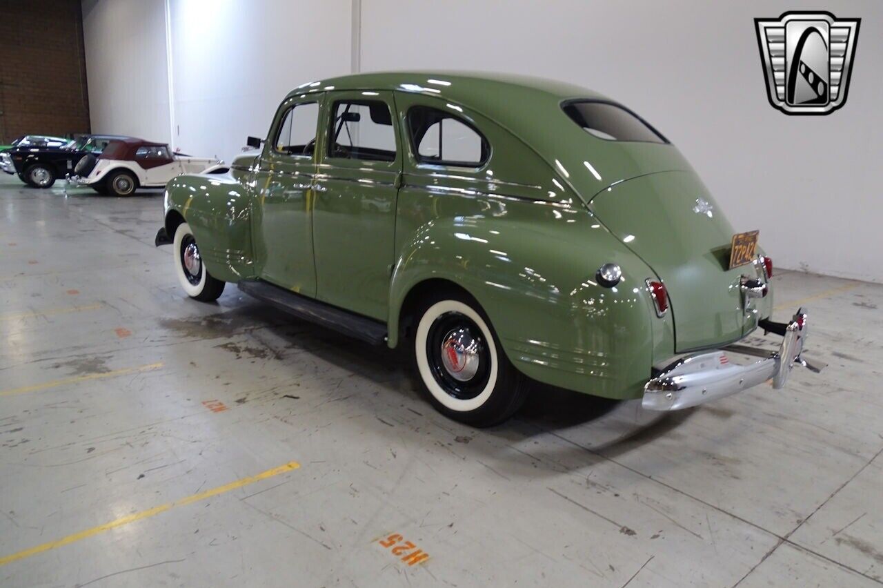 Plymouth-Deluxe-1941-3