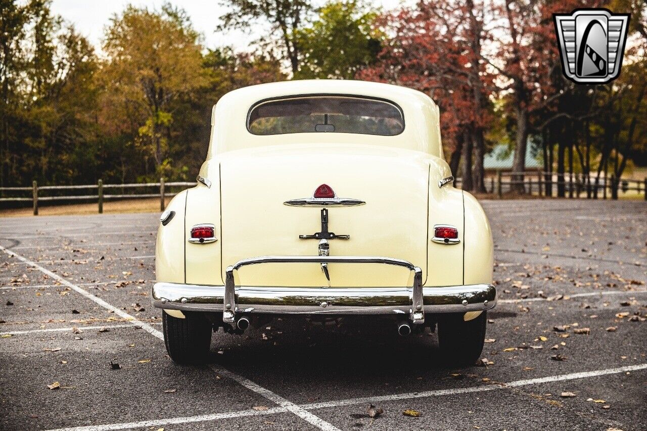 Plymouth-Deluxe-1948-5