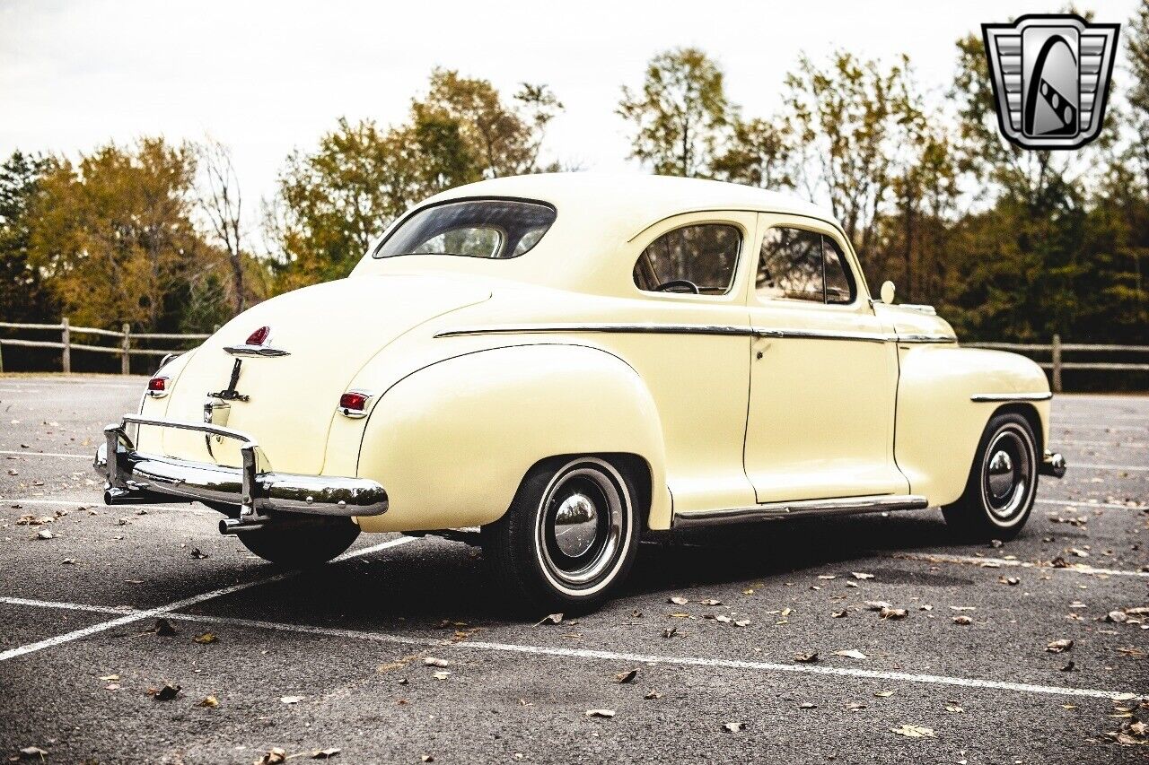 Plymouth-Deluxe-1948-6