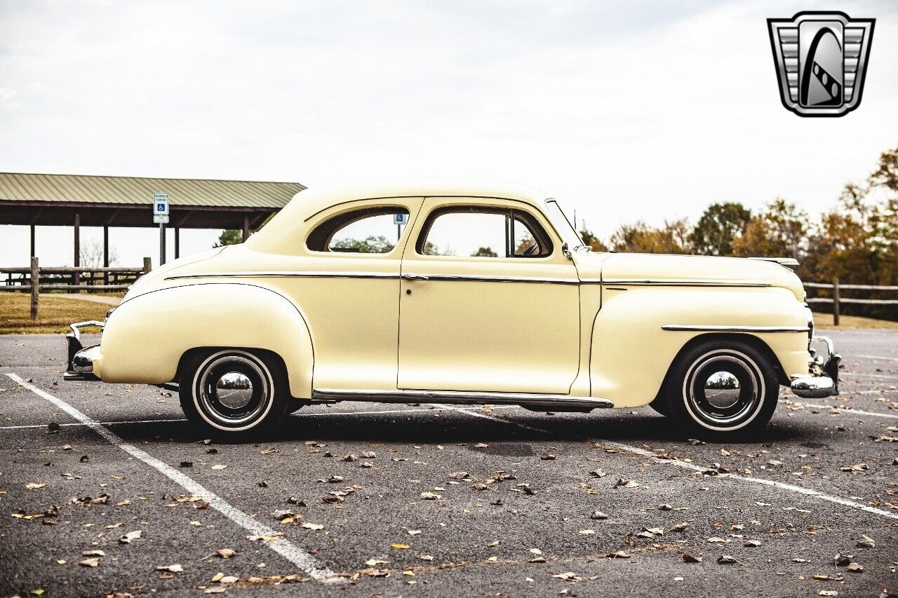 Plymouth-Deluxe-1948-7