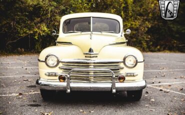 Plymouth-Deluxe-1948-9