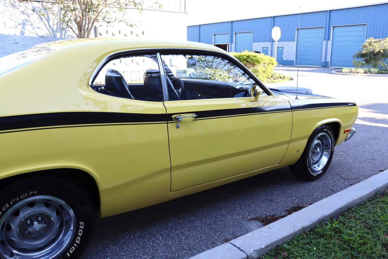 Plymouth-Duster-1972-10