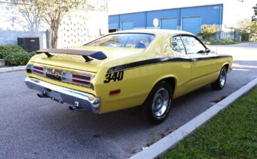 Plymouth-Duster-1972-3