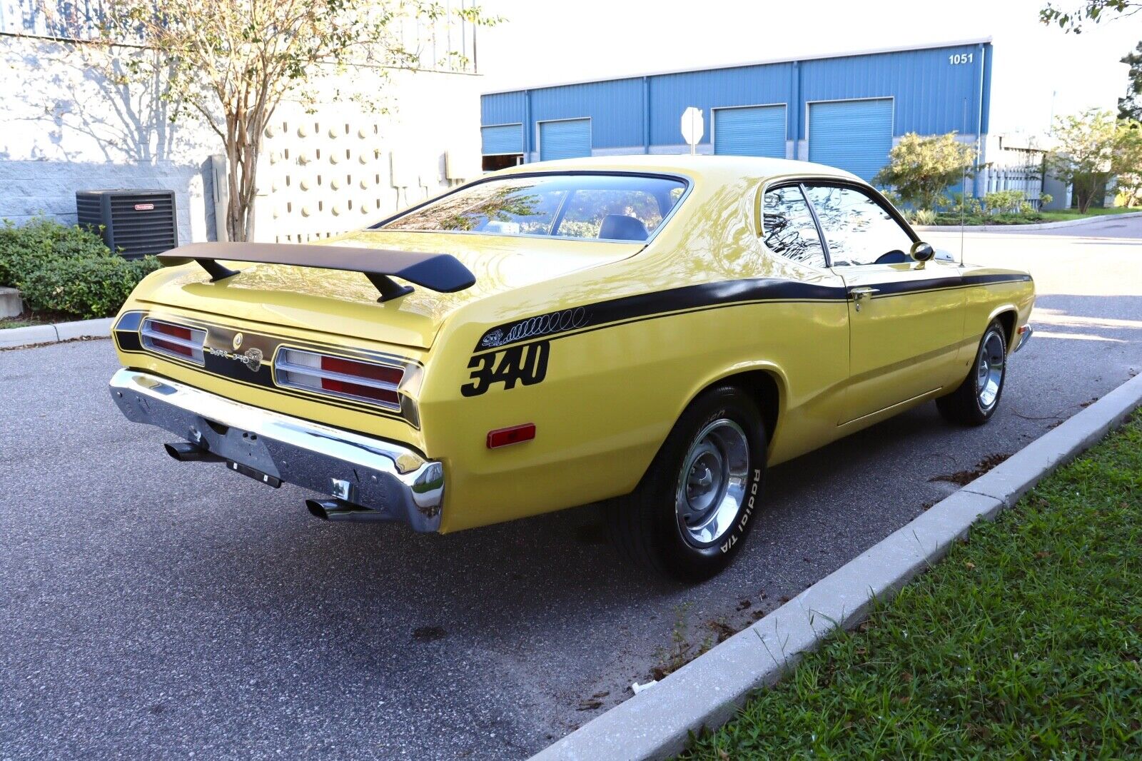 Plymouth-Duster-1972-3