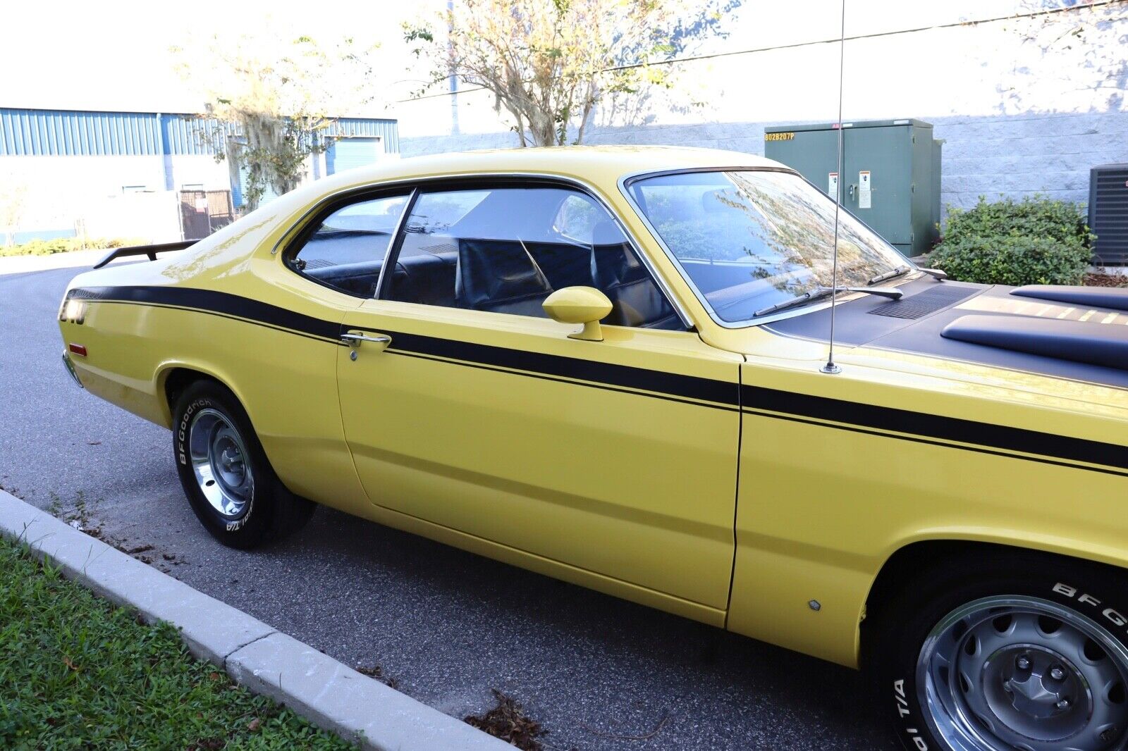 Plymouth-Duster-1972-9