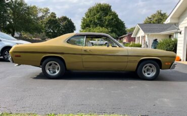 Plymouth-Duster-1973-4