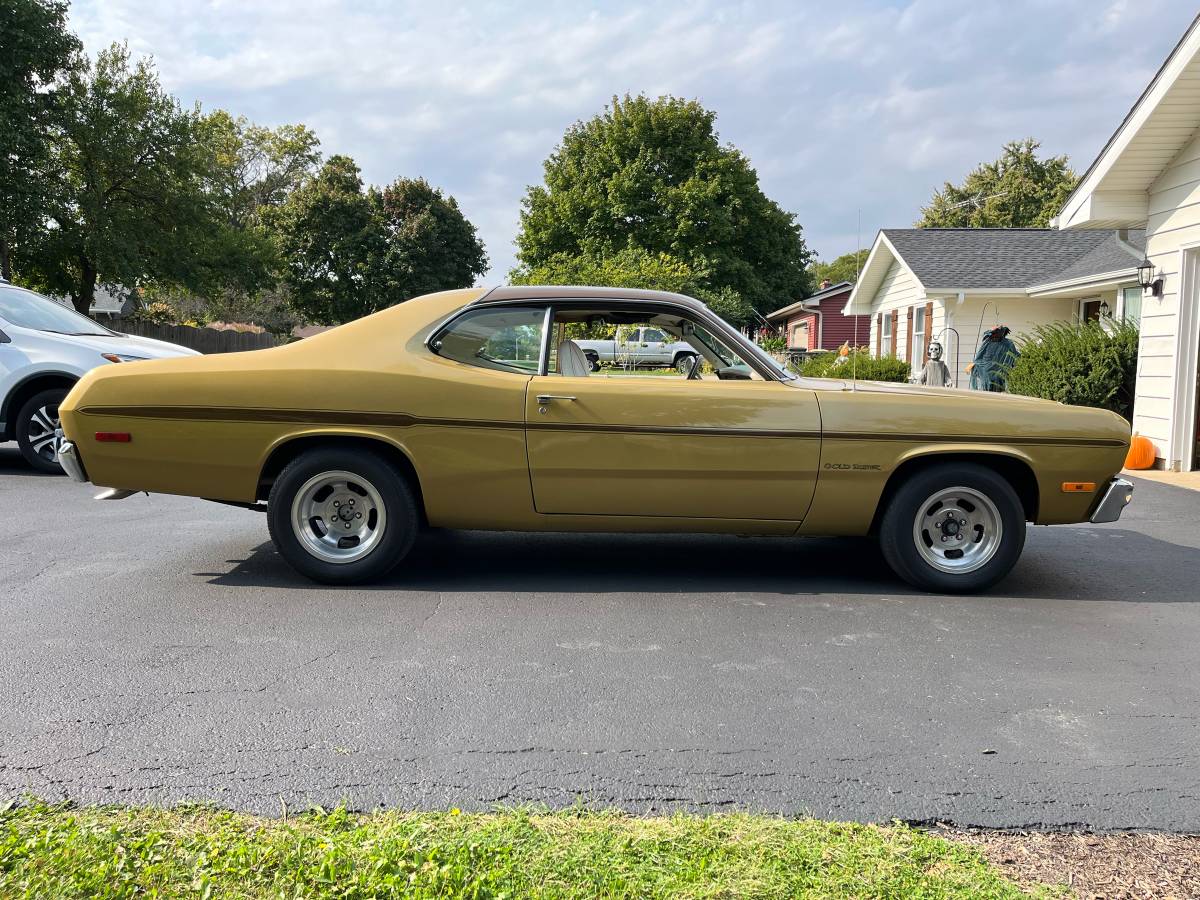 Plymouth-Duster-1973-4