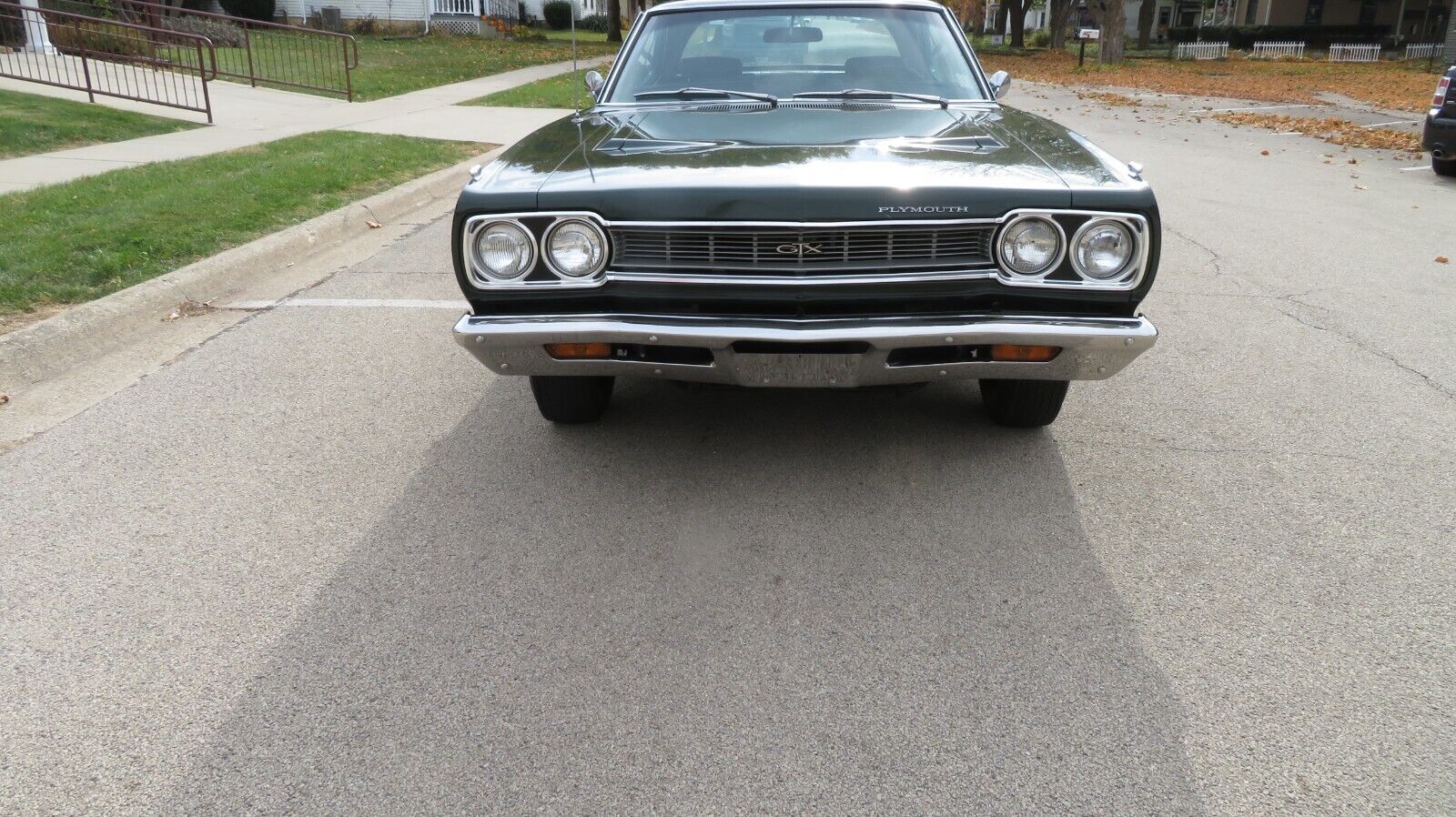 Plymouth-GTX-1968-1