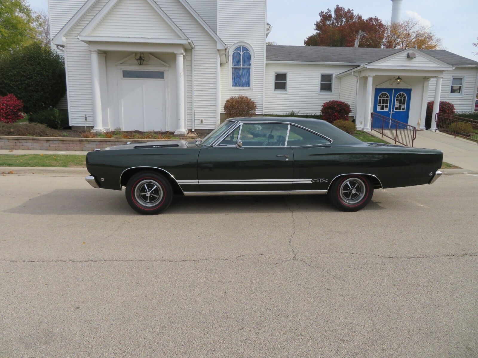 Plymouth-GTX-1968-2