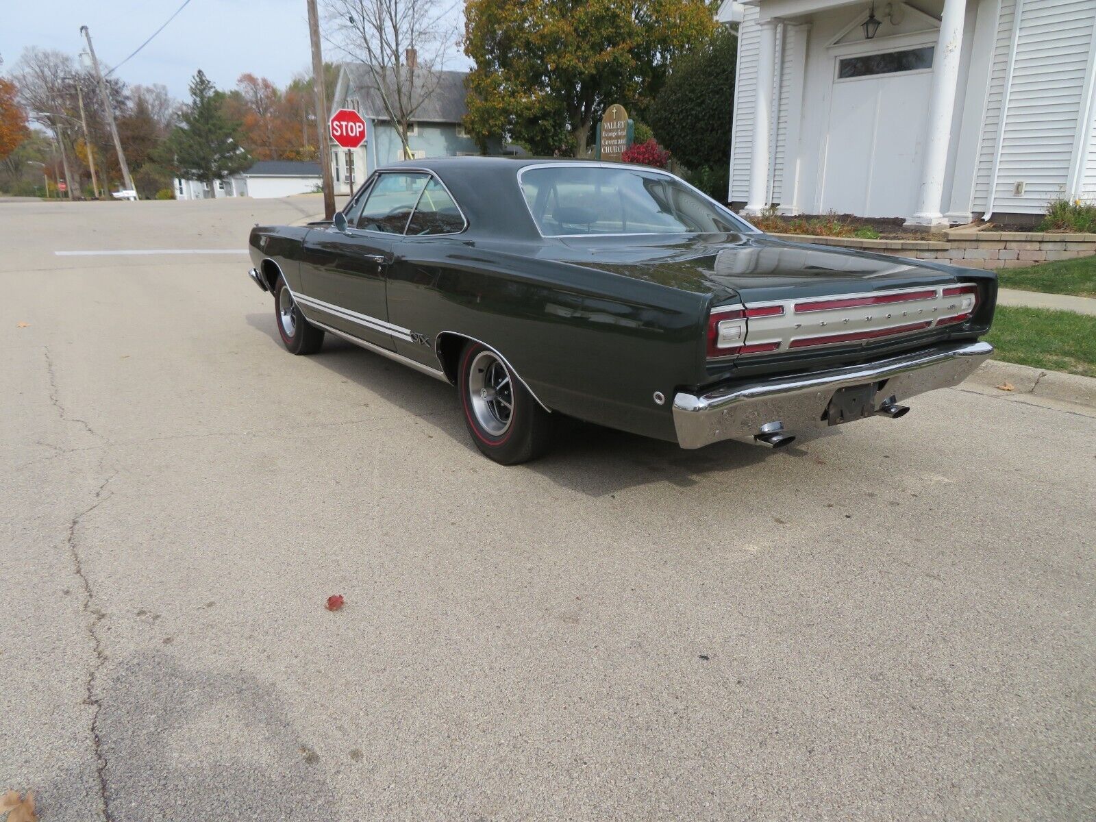 Plymouth-GTX-1968-3