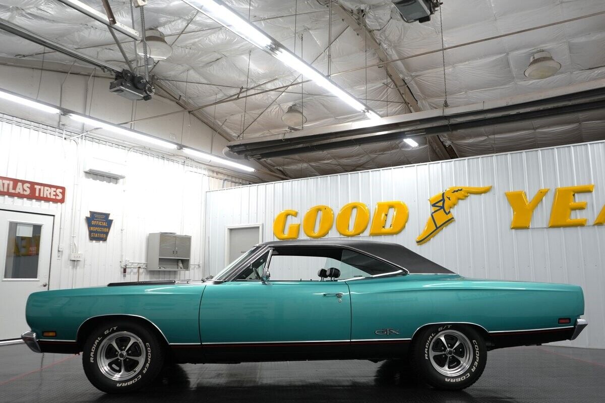 Plymouth-GTX-1969-5