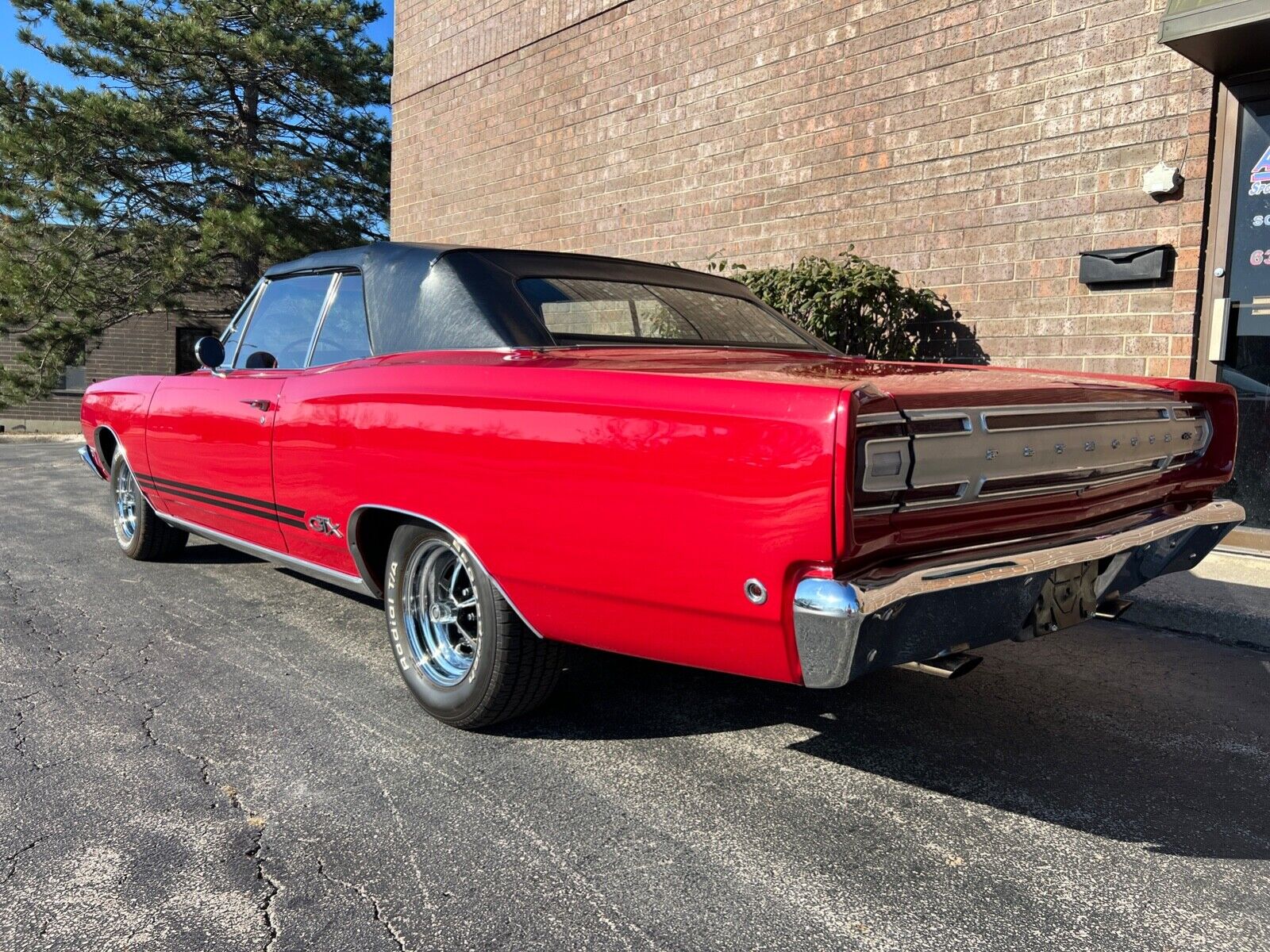 Plymouth-GTX-Cabriolet-1968-2