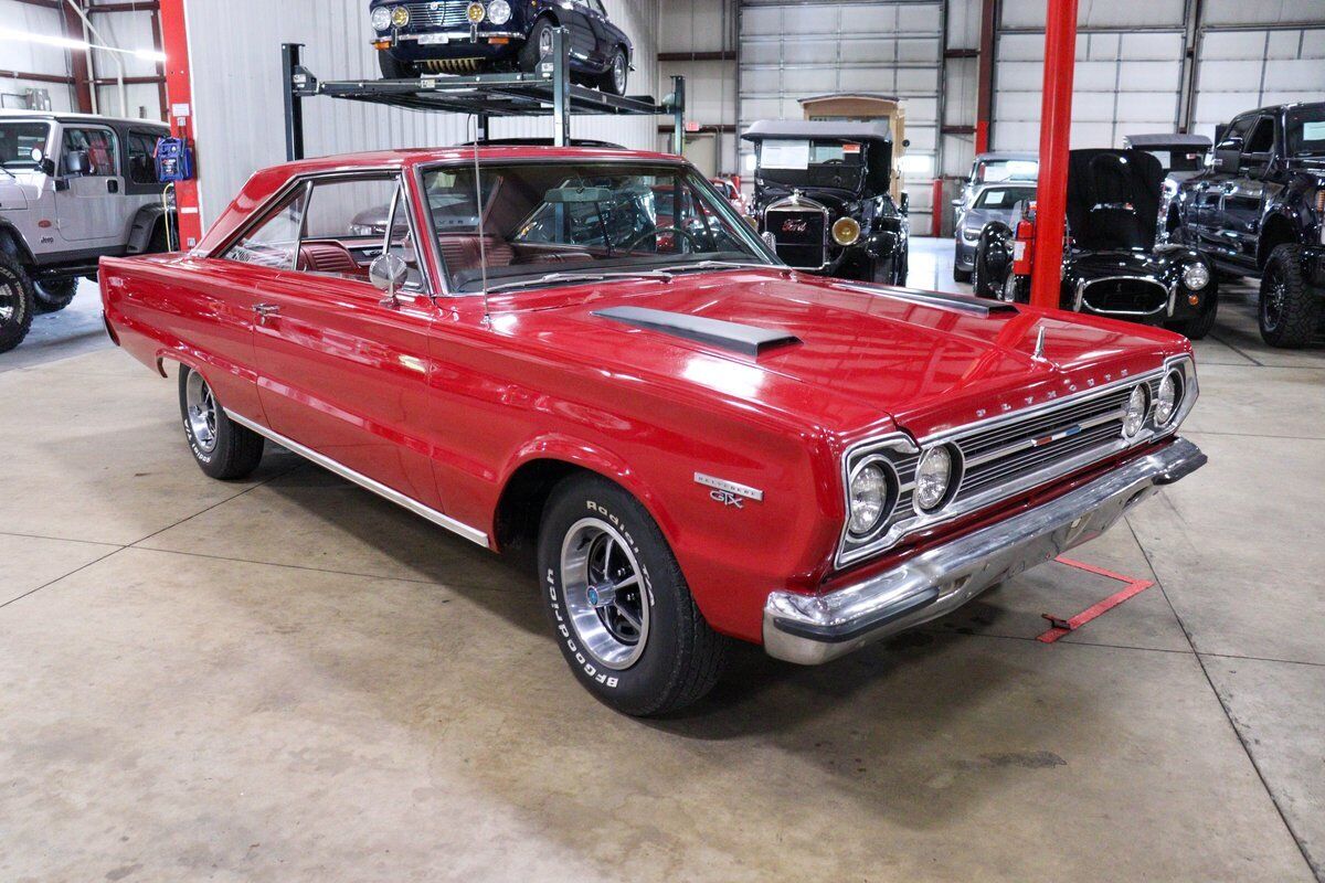 Plymouth-GTX-Coupe-1967-10