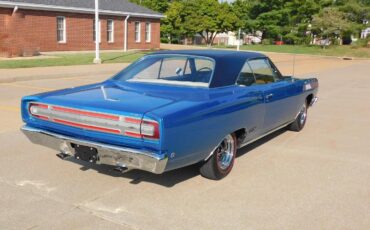 Plymouth-GTX-Coupe-1968-12