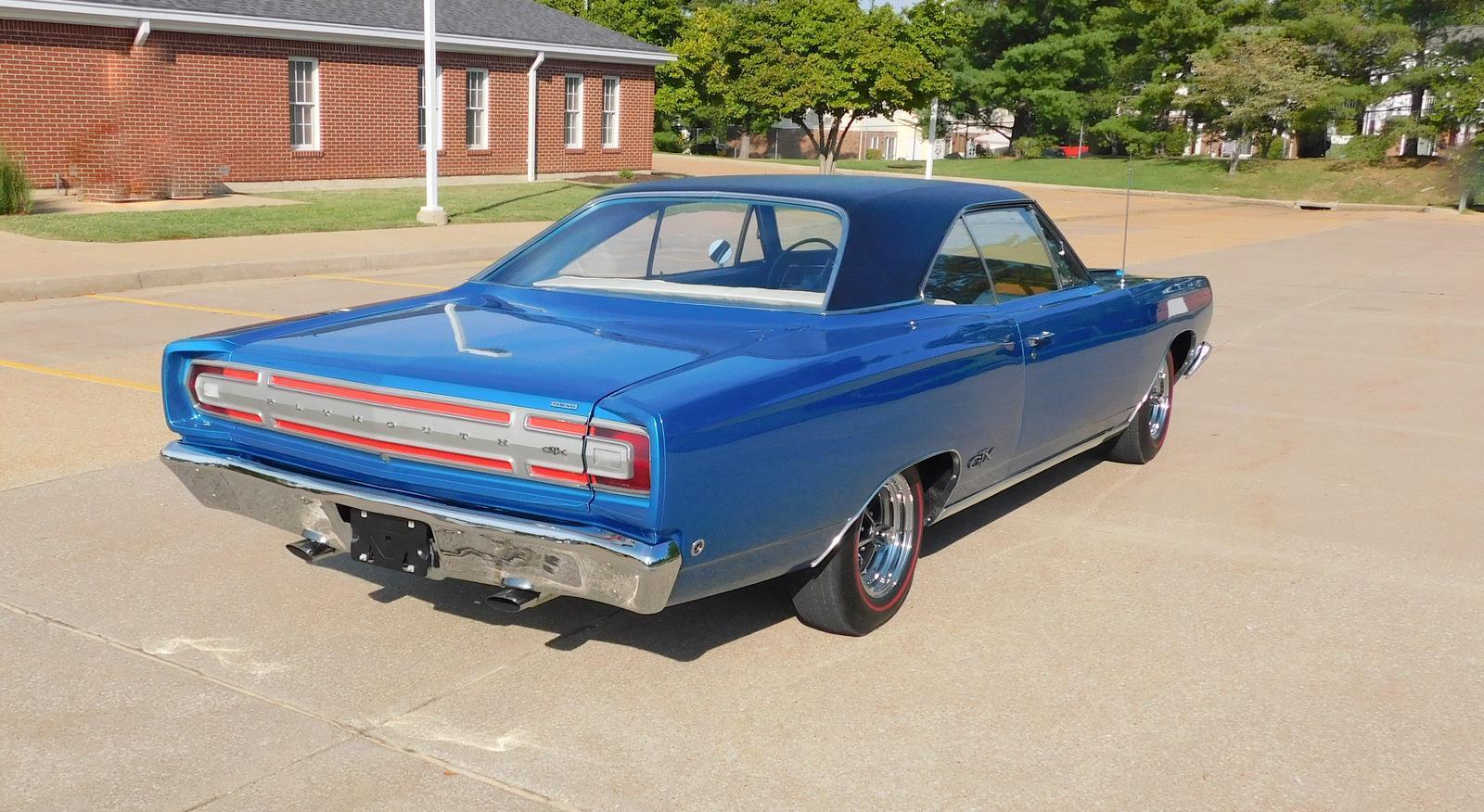 Plymouth-GTX-Coupe-1968-12