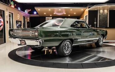 Plymouth-GTX-Coupe-1968-12