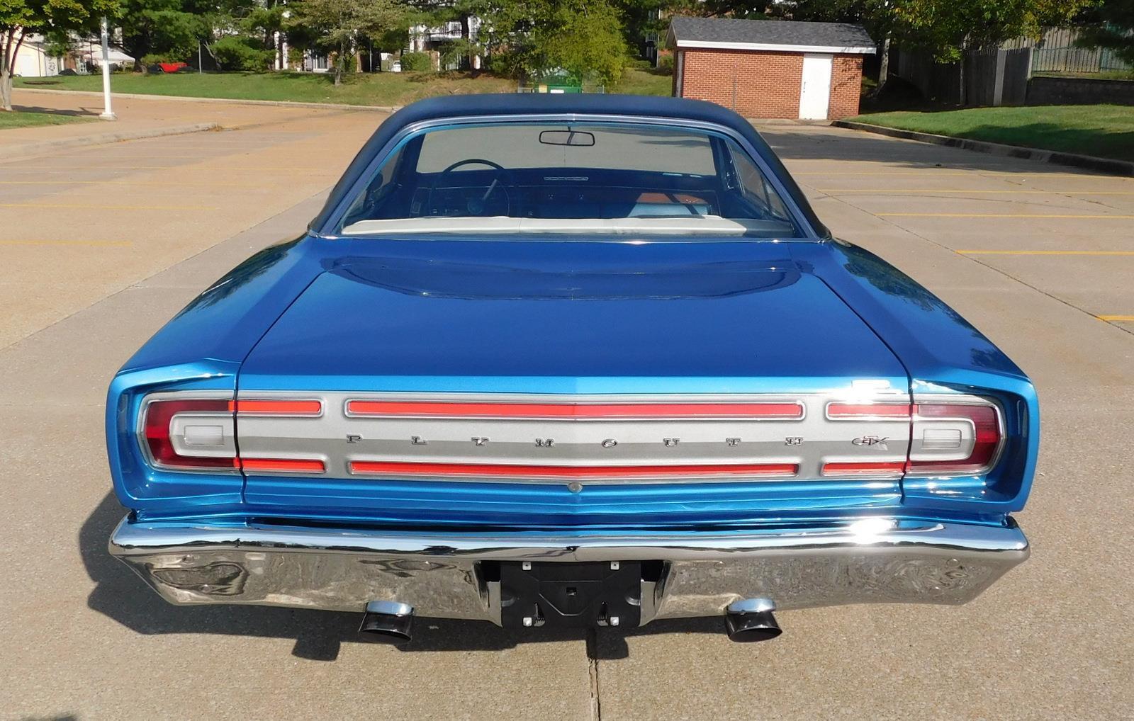 Plymouth-GTX-Coupe-1968-14