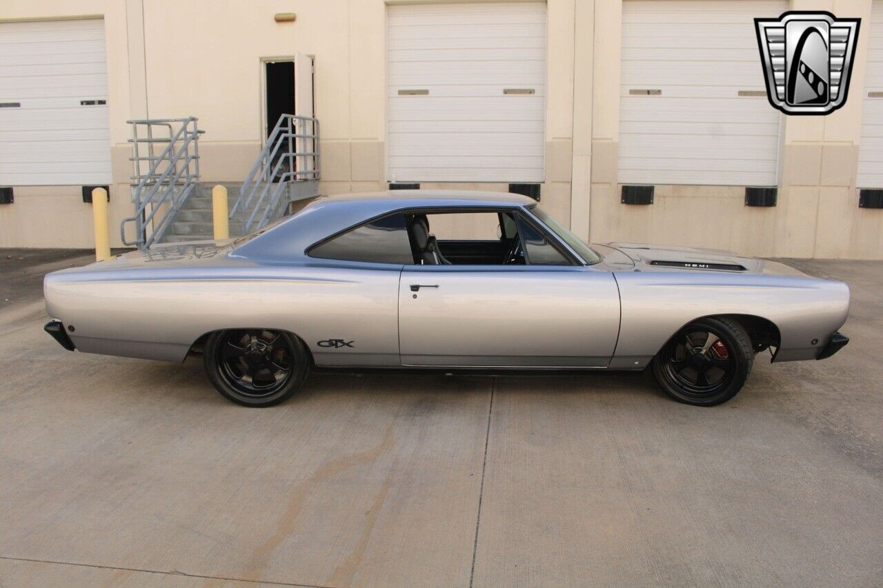 Plymouth-GTX-Coupe-1968-4