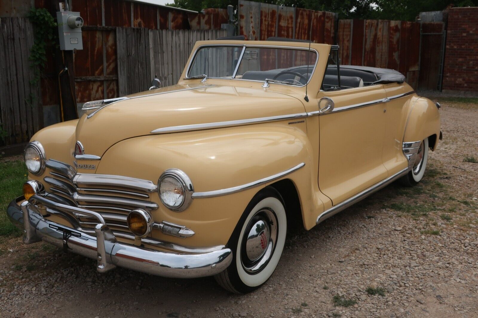 Plymouth-P15-Special-Deluxe-Cabriolet-1948-1