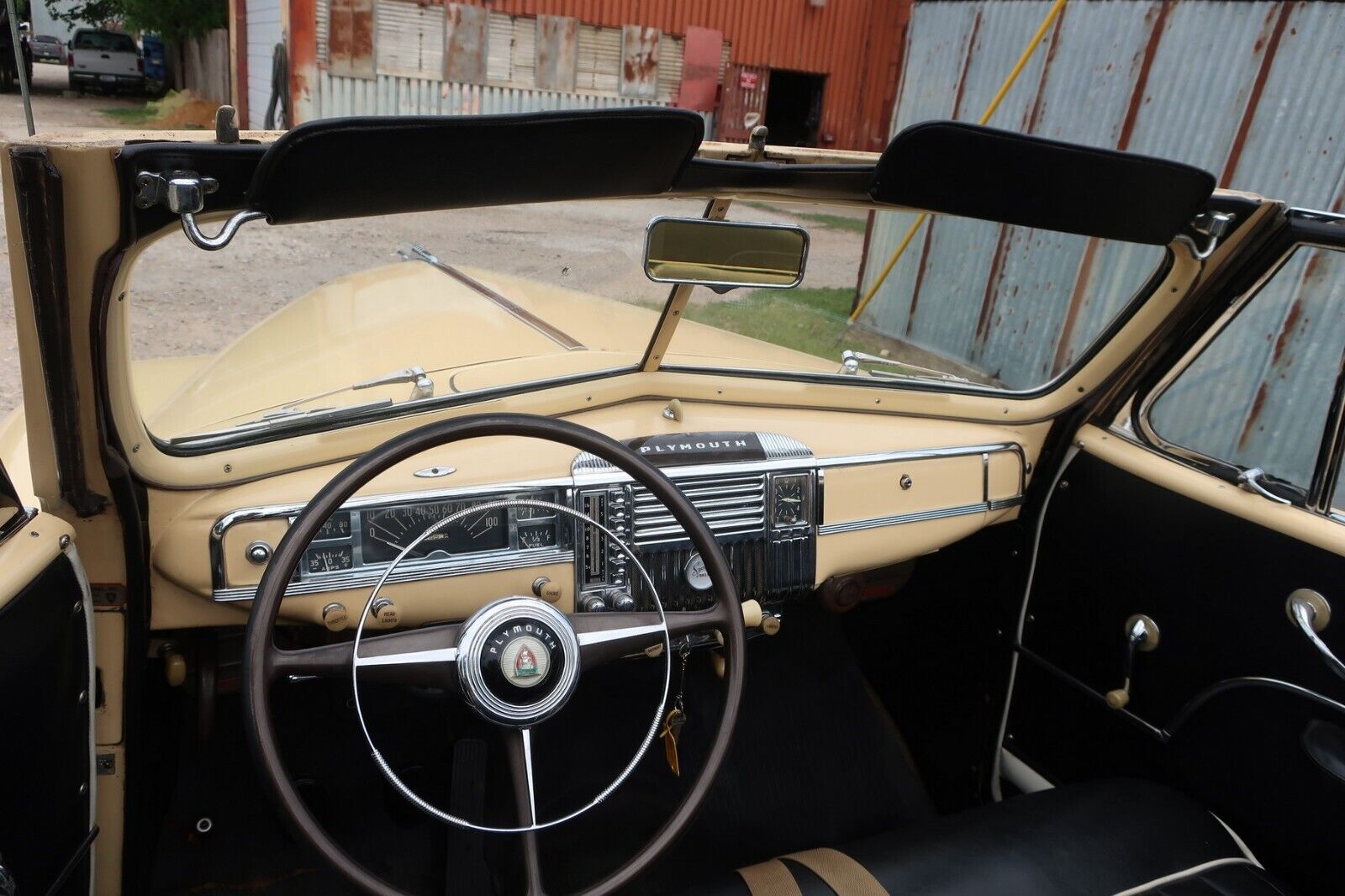 Plymouth-P15-Special-Deluxe-Cabriolet-1948-11