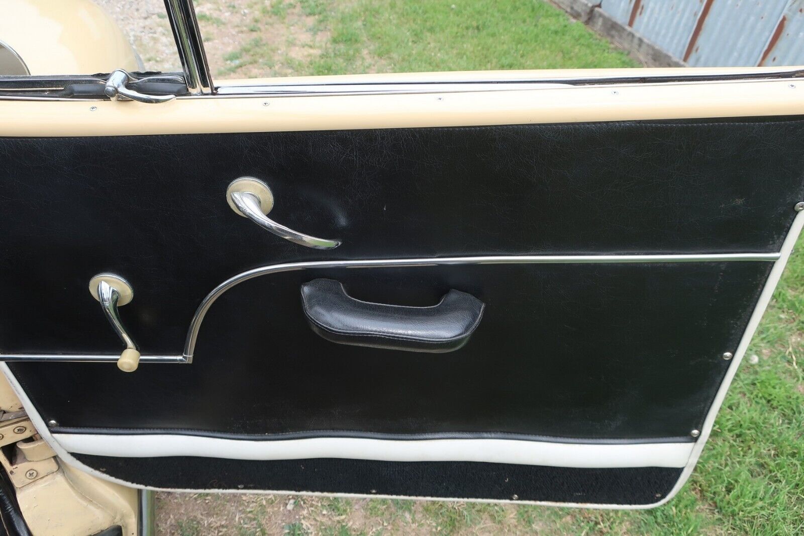 Plymouth-P15-Special-Deluxe-Cabriolet-1948-19