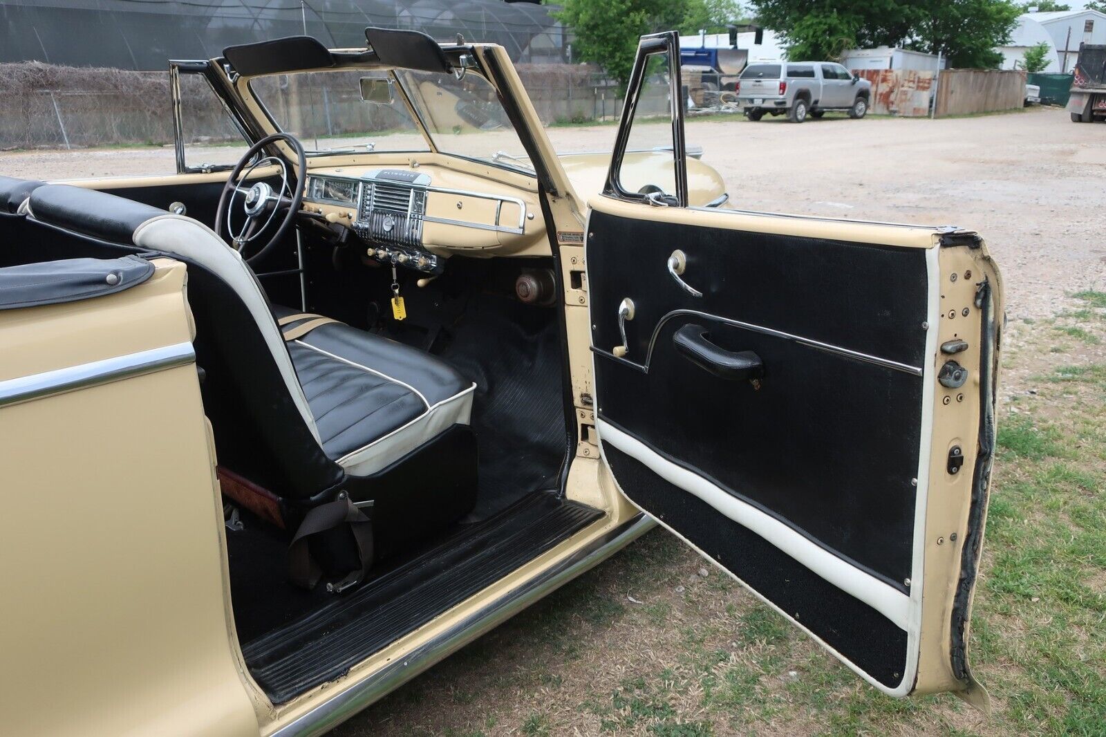 Plymouth-P15-Special-Deluxe-Cabriolet-1948-20