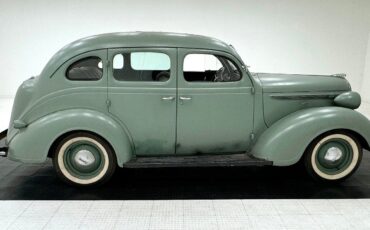 Plymouth-P6-Berline-1938-5