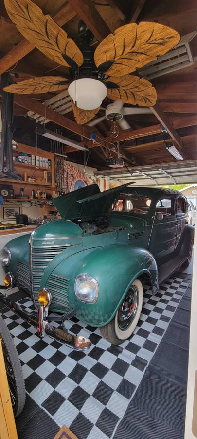 Plymouth-P8-touring-sedan-1939-1