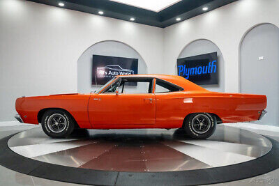 Plymouth-Road-Runner-1968-4