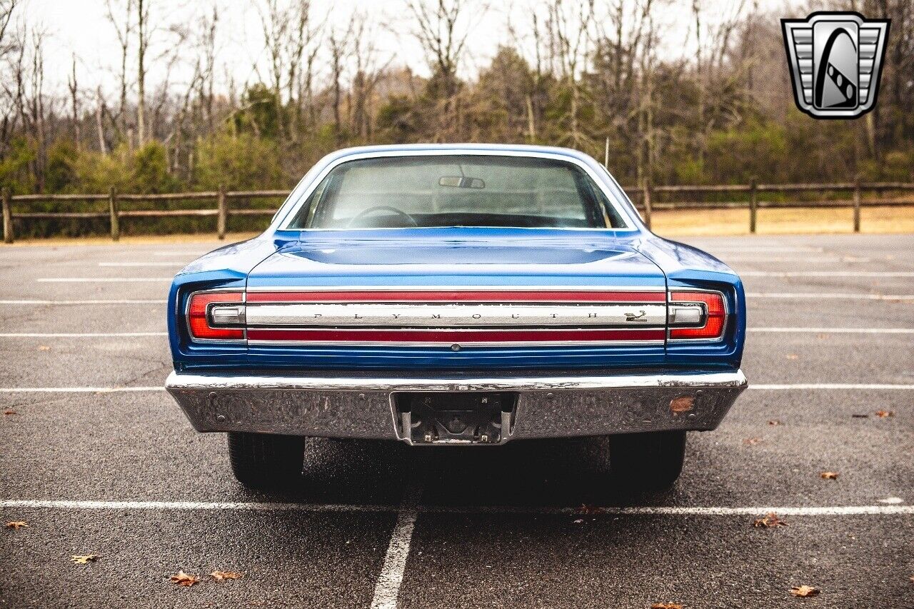 Plymouth-Road-Runner-1968-5