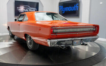 Plymouth-Road-Runner-1968-6