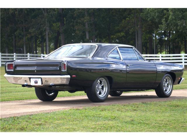 Plymouth-Road-Runner-1969-11