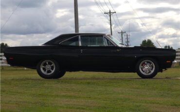 Plymouth-Road-Runner-1969-12