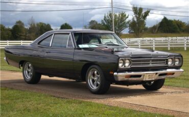 Plymouth-Road-Runner-1969-13