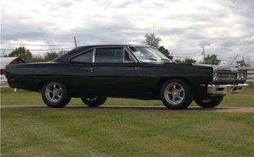 Plymouth-Road-Runner-1969-18