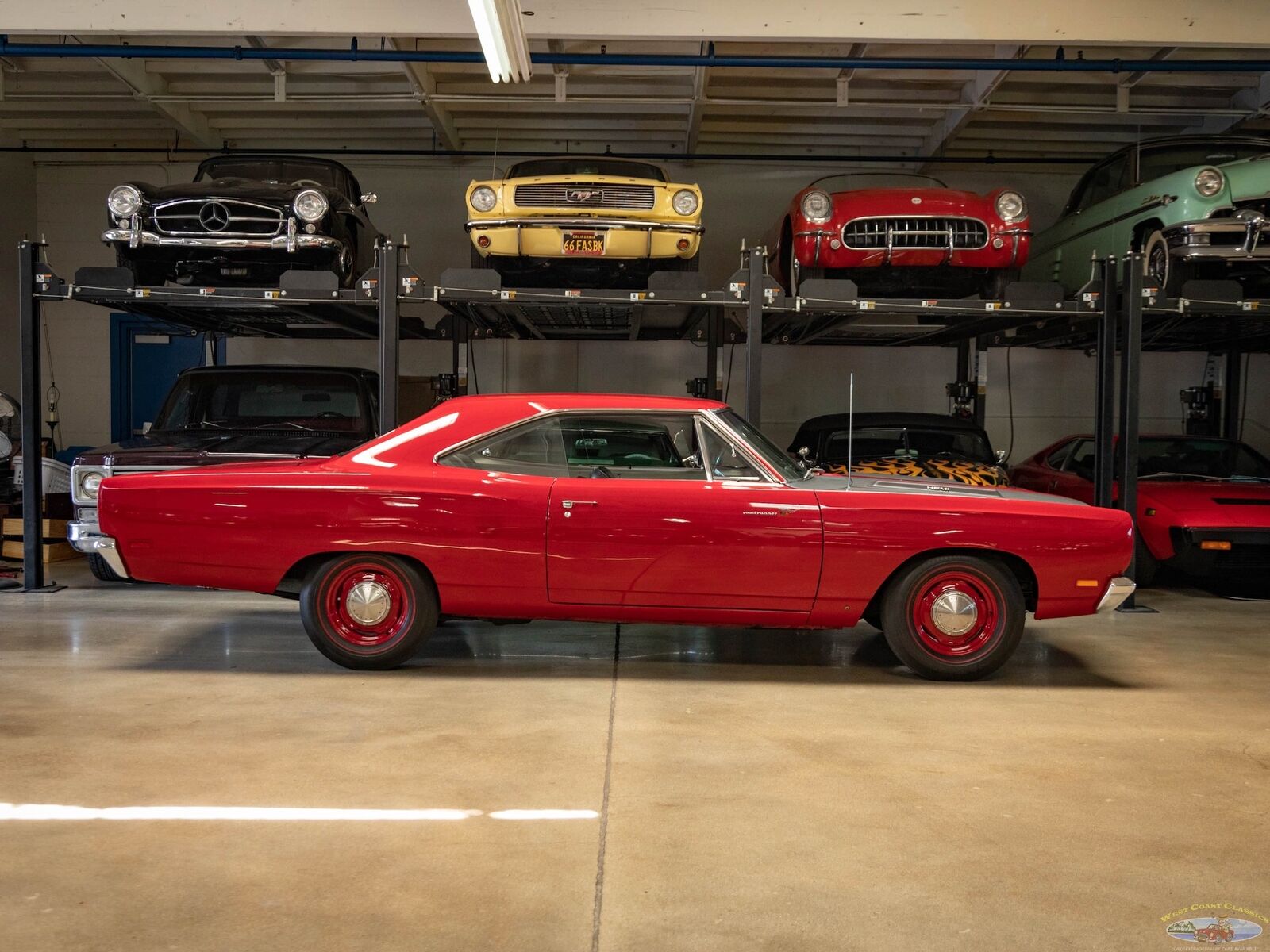 Plymouth-Road-Runner-1969-2