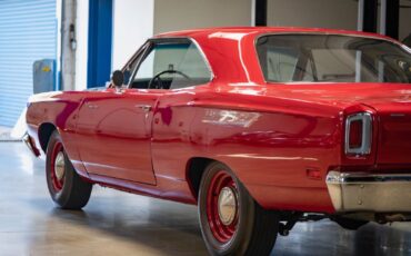 Plymouth-Road-Runner-1969-21