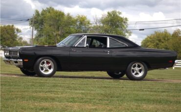 Plymouth-Road-Runner-1969-23