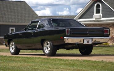 Plymouth-Road-Runner-1969-24