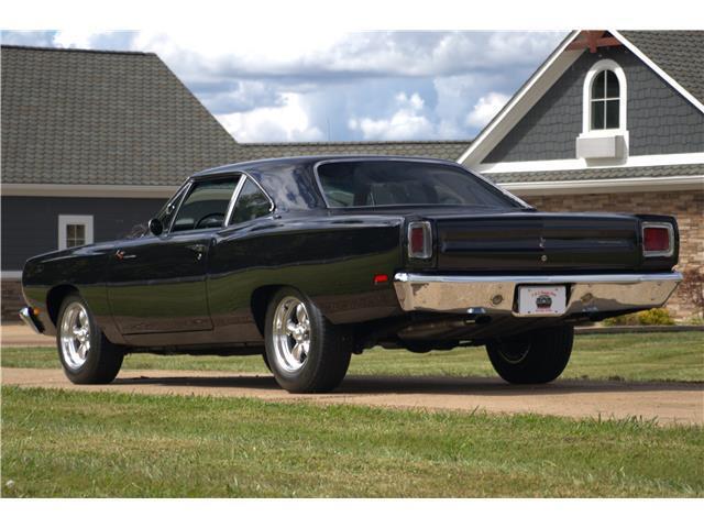 Plymouth-Road-Runner-1969-24