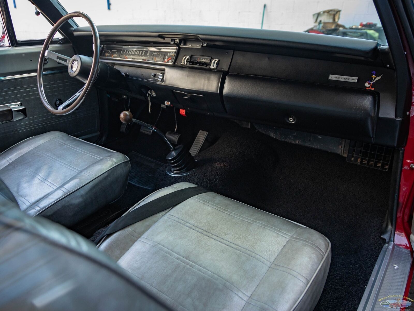 Plymouth-Road-Runner-1969-37