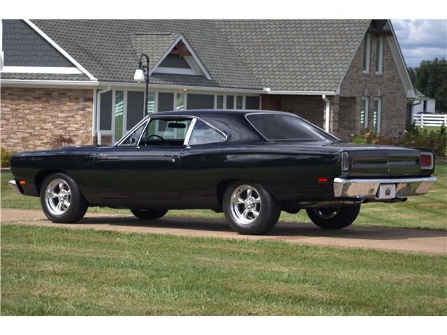 Plymouth-Road-Runner-1969-4