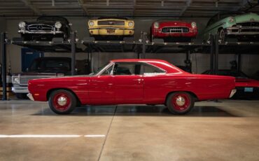 Plymouth-Road-Runner-1969-5