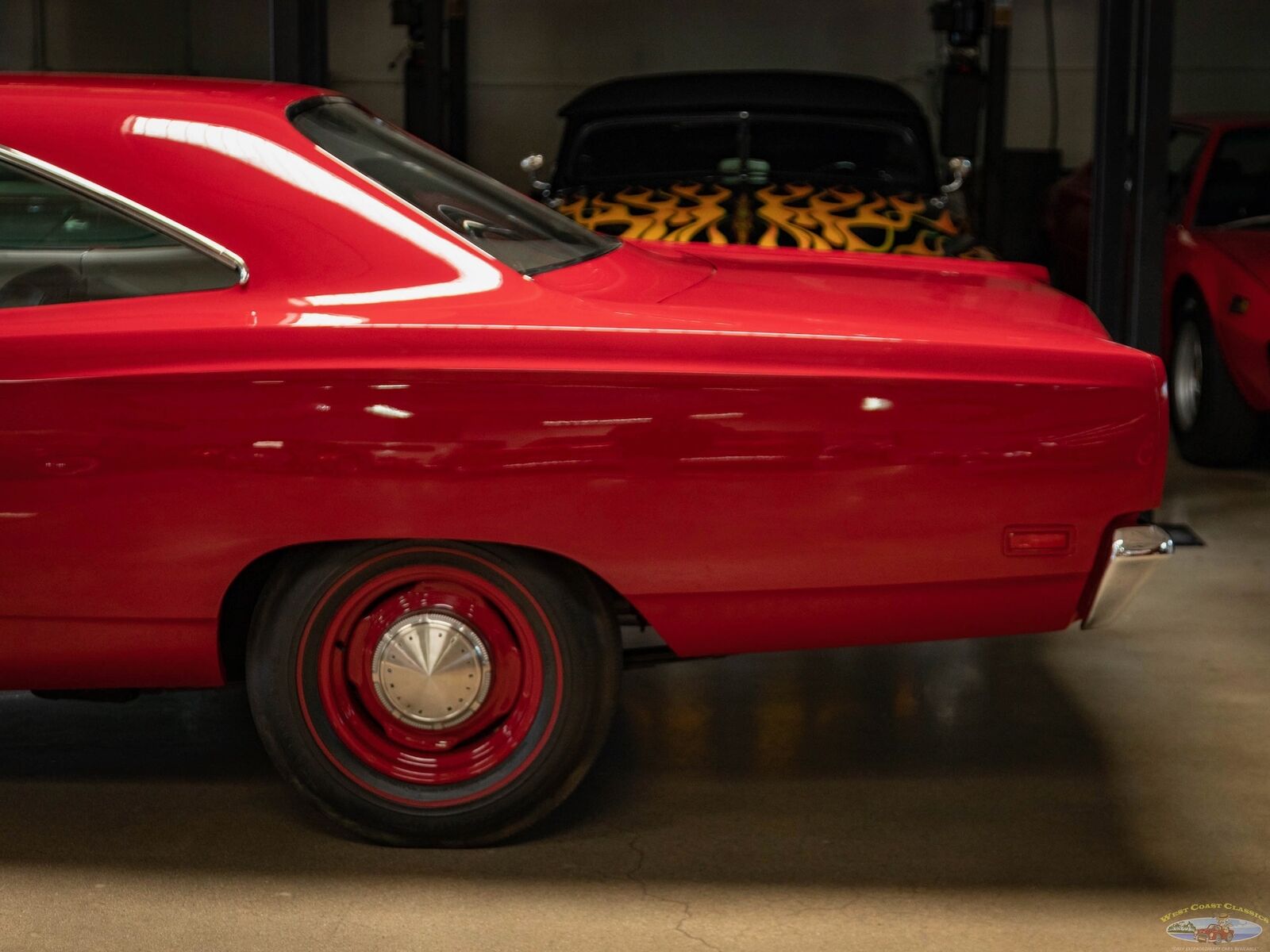 Plymouth-Road-Runner-1969-6