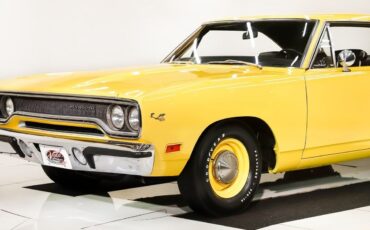 Plymouth-Road-Runner-1970-10