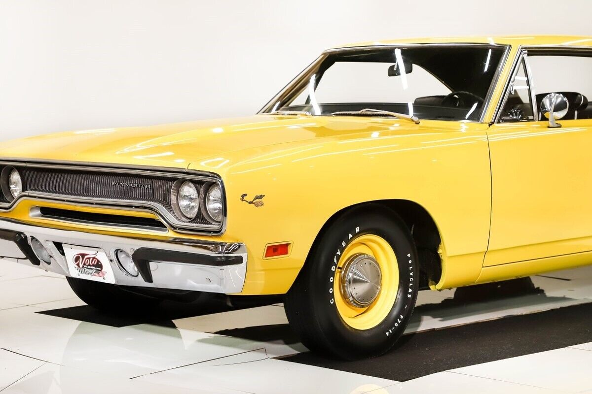 Plymouth-Road-Runner-1970-10