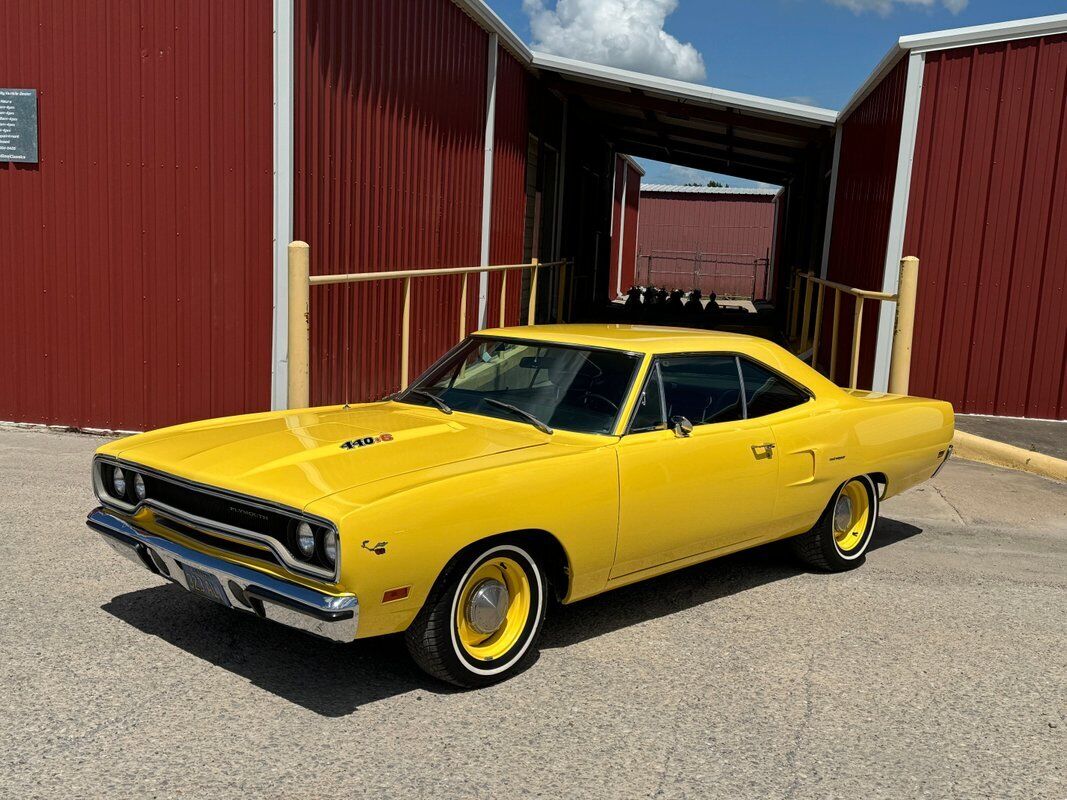 Plymouth-Road-Runner-1970-2