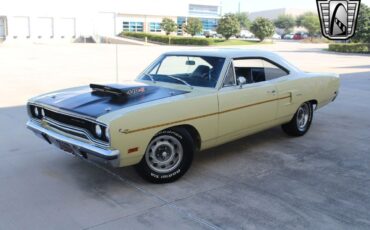 Plymouth-Road-Runner-1970-2