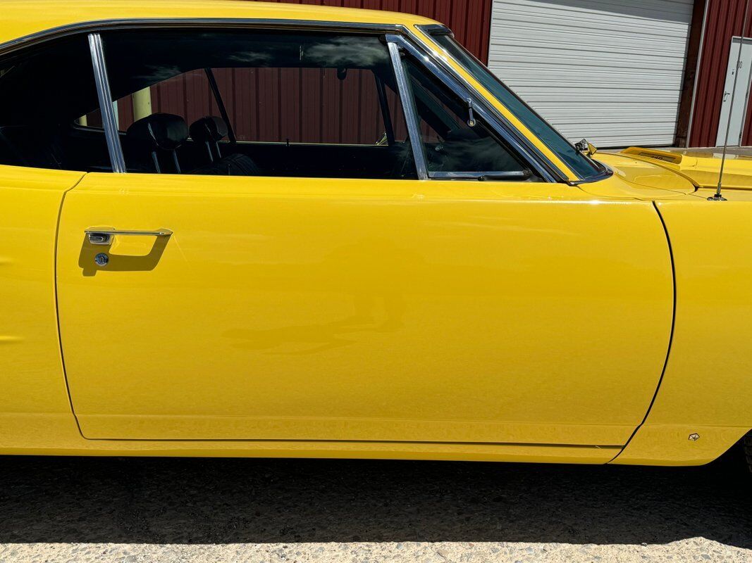 Plymouth-Road-Runner-1970-26