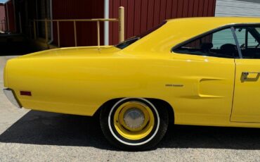 Plymouth-Road-Runner-1970-27